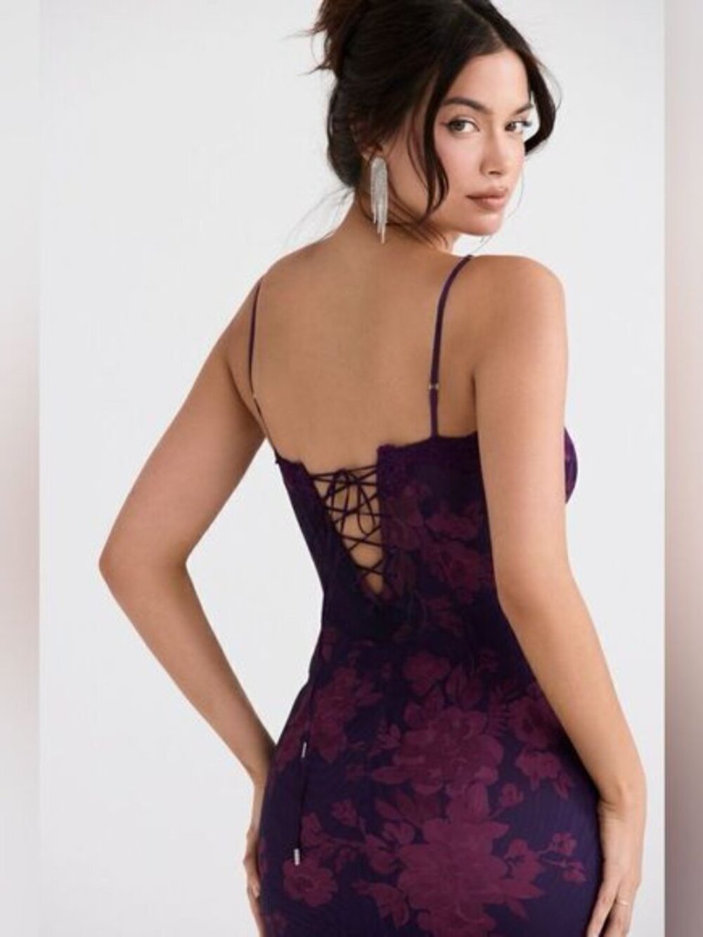 HOUSE OF CB AIZA GRAPE FLORAL PRINT MAXI DRESS - Picture 6 of 16